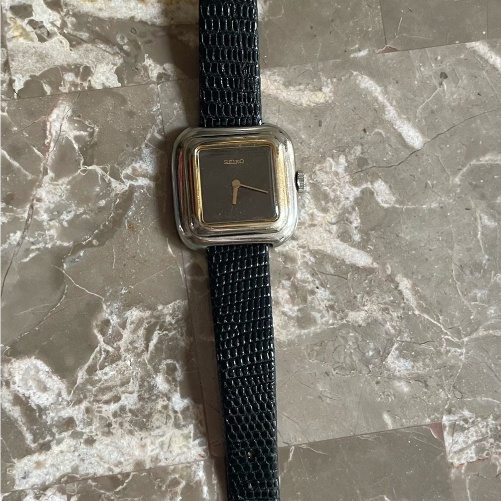 Seiko Black and Silver/Gold Tone Vintage Minimalist  Watch
